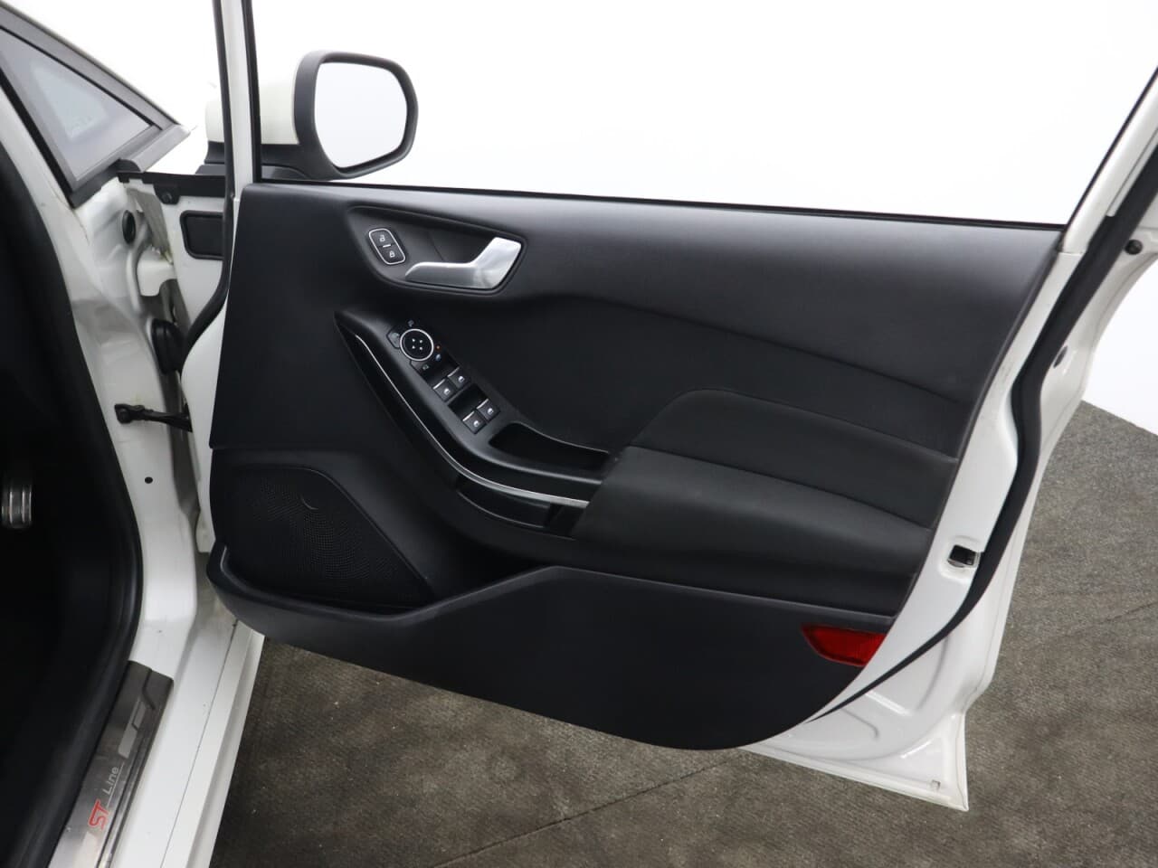 Ford Fiesta 1.0T EcoBoost MHEV ST-Line Edition — image 44