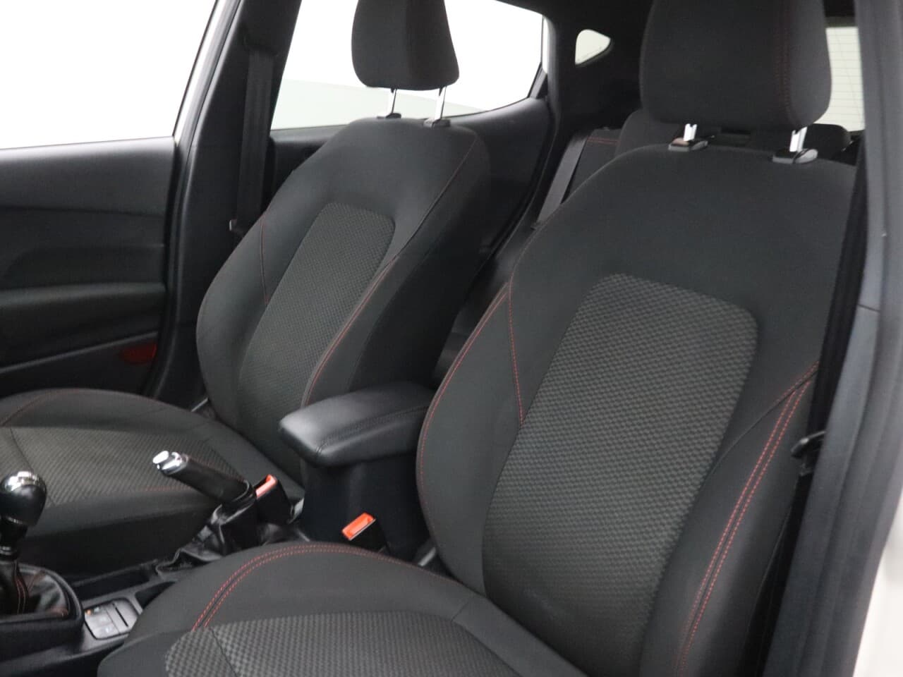 Ford Fiesta 1.0T EcoBoost MHEV ST-Line Edition — image 40