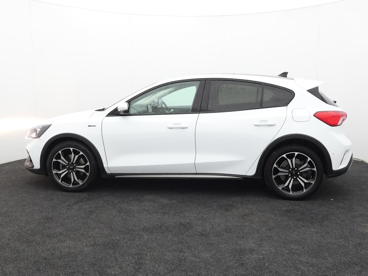 Ford Focus 1.5T EcoBoost Active X — image 6