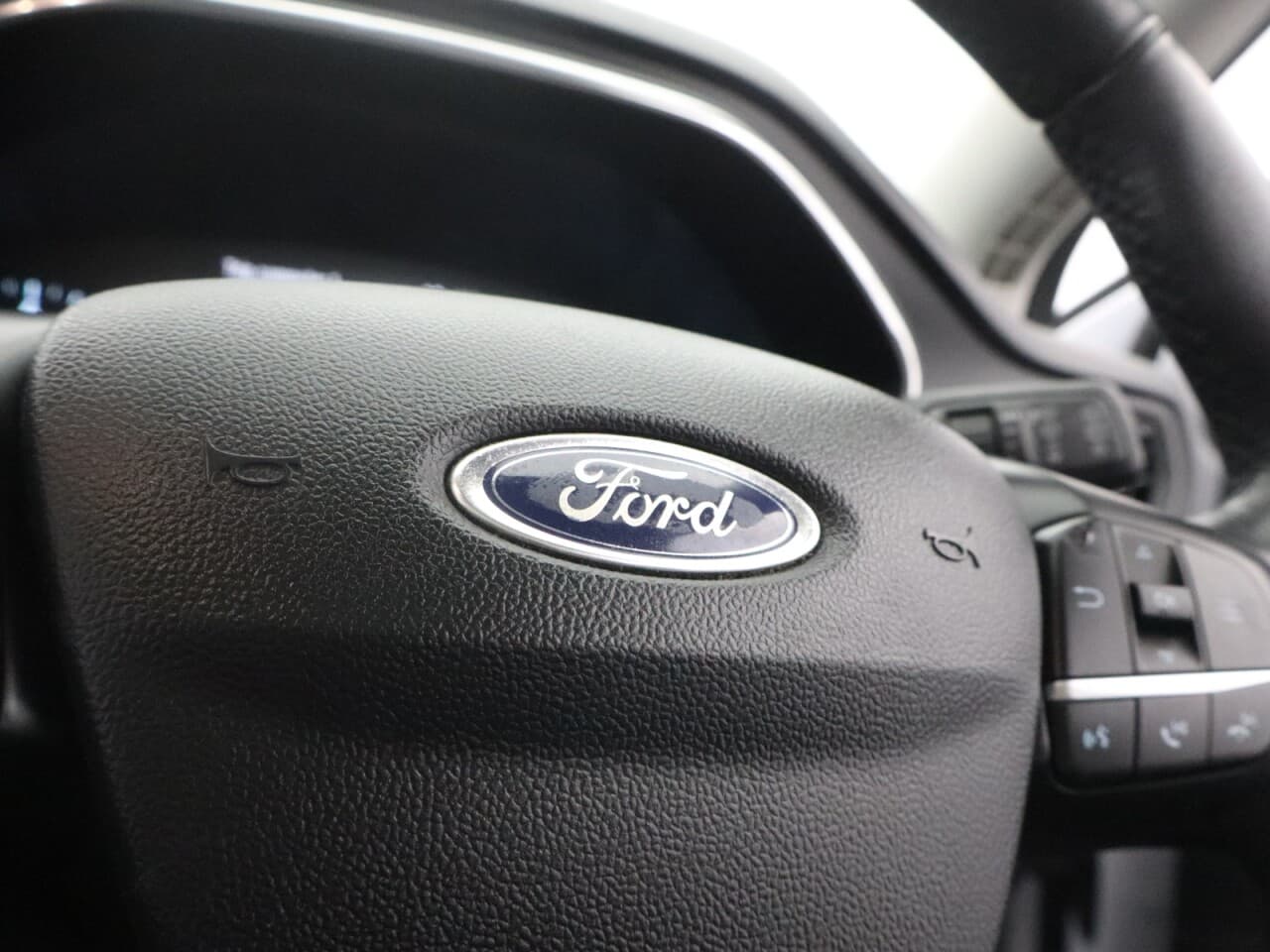 Ford Focus 1.5T EcoBoost Active X — image 20