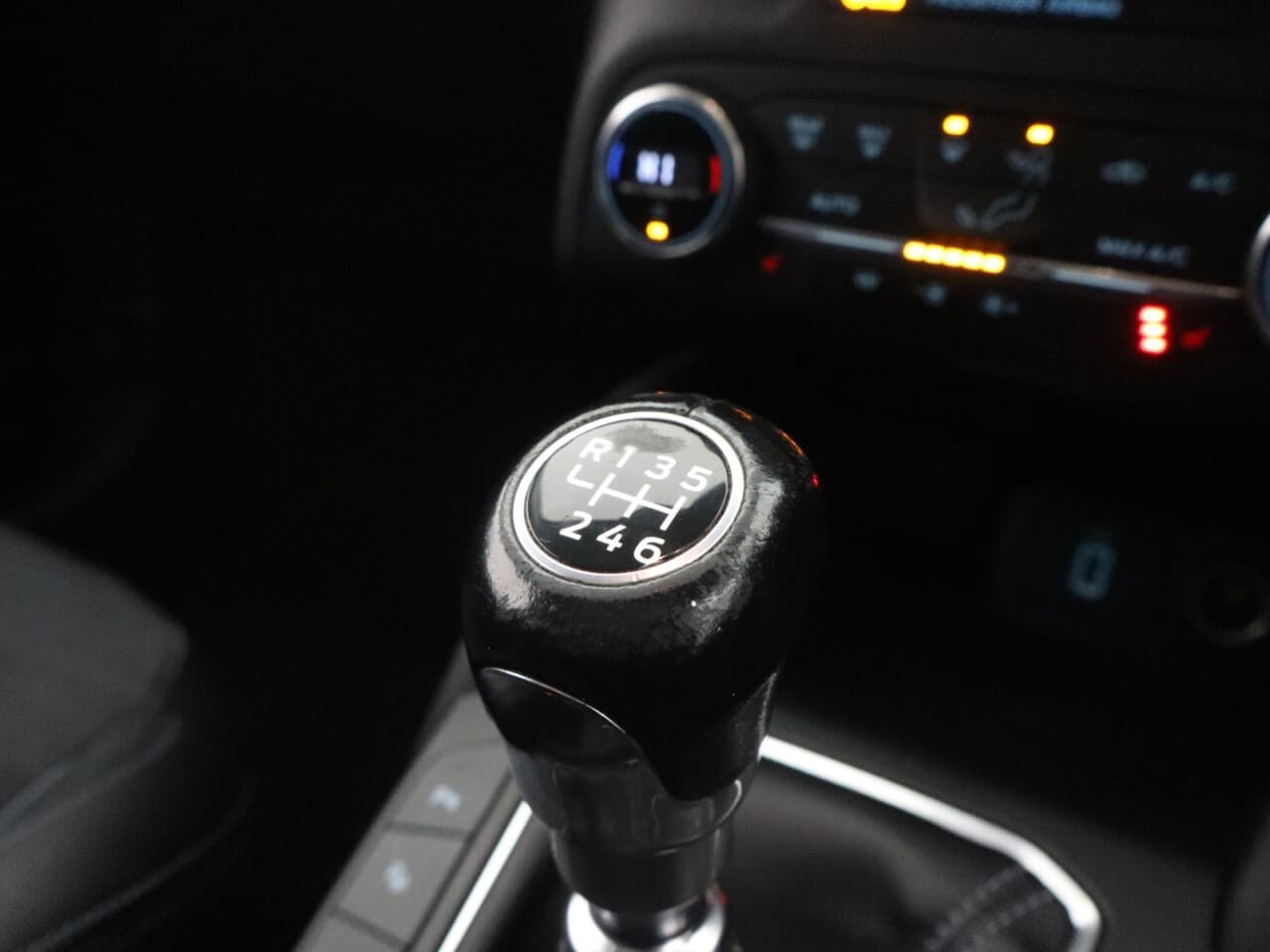 Ford Focus 1.5T EcoBoost Active X — image 26