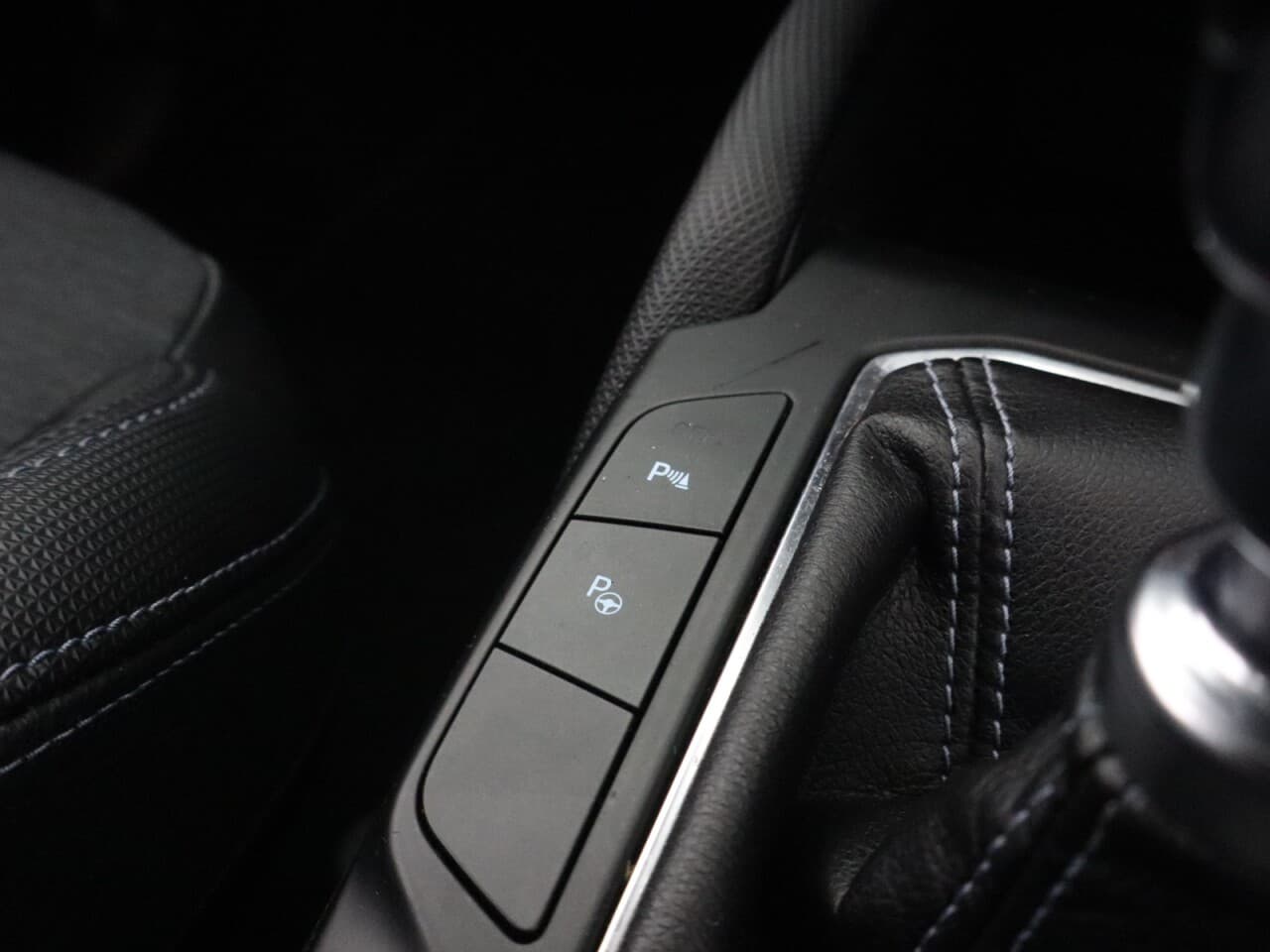 Ford Focus 1.5T EcoBoost Active X — image 30