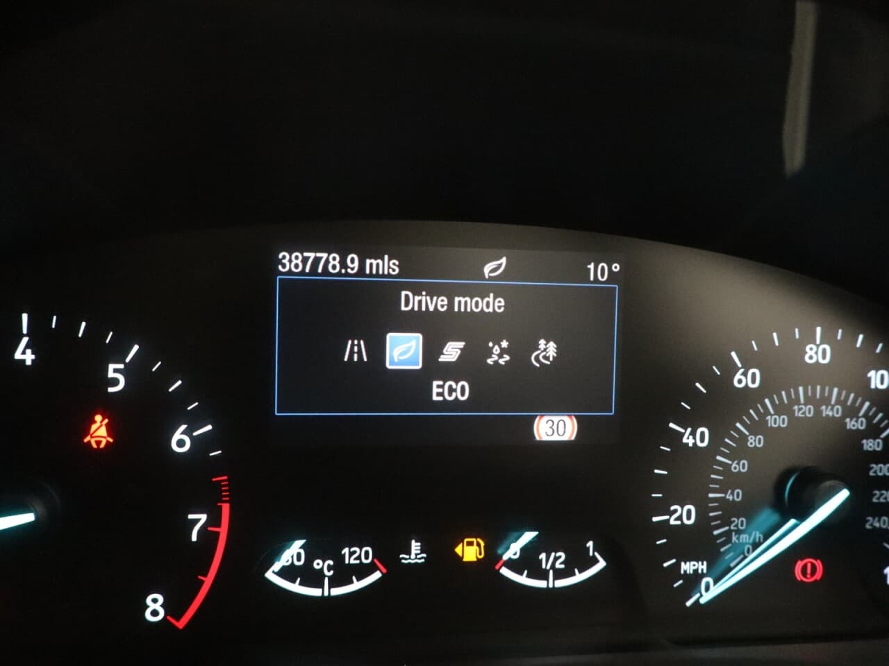 Ford Focus 1.5T EcoBoost Active X — image 38