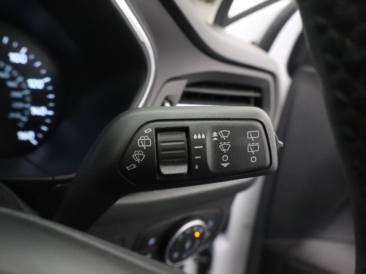 Ford Focus 1.5T EcoBoost Active X — image 42