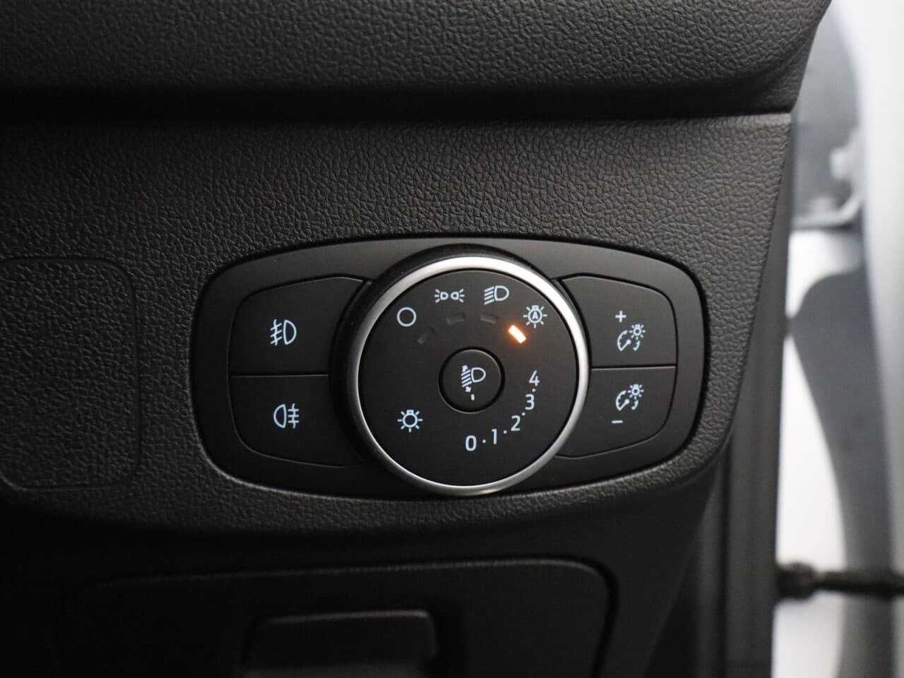 Ford Focus 1.5T EcoBoost Active X — image 45