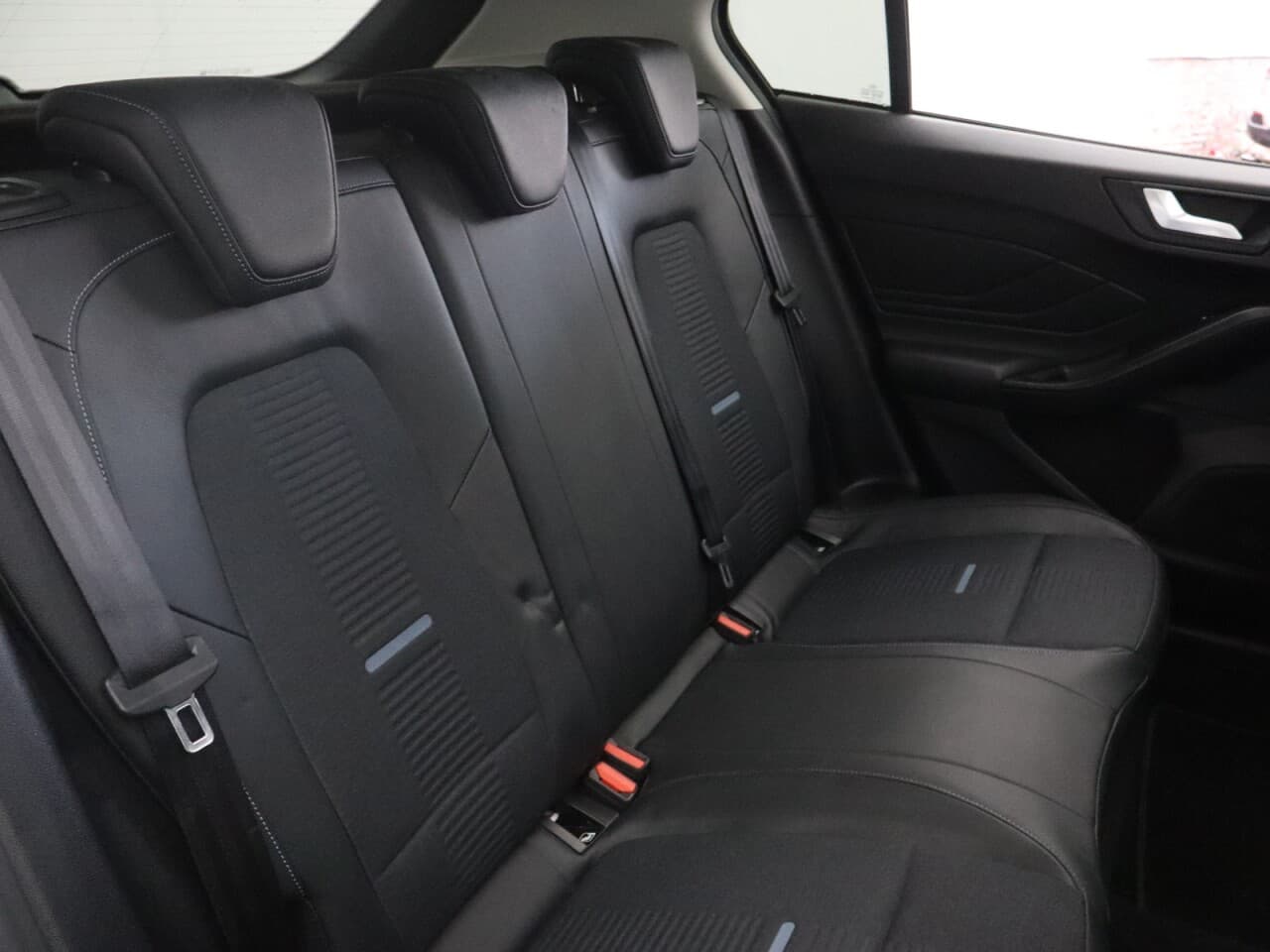 Ford Focus 1.5T EcoBoost Active X — image 50
