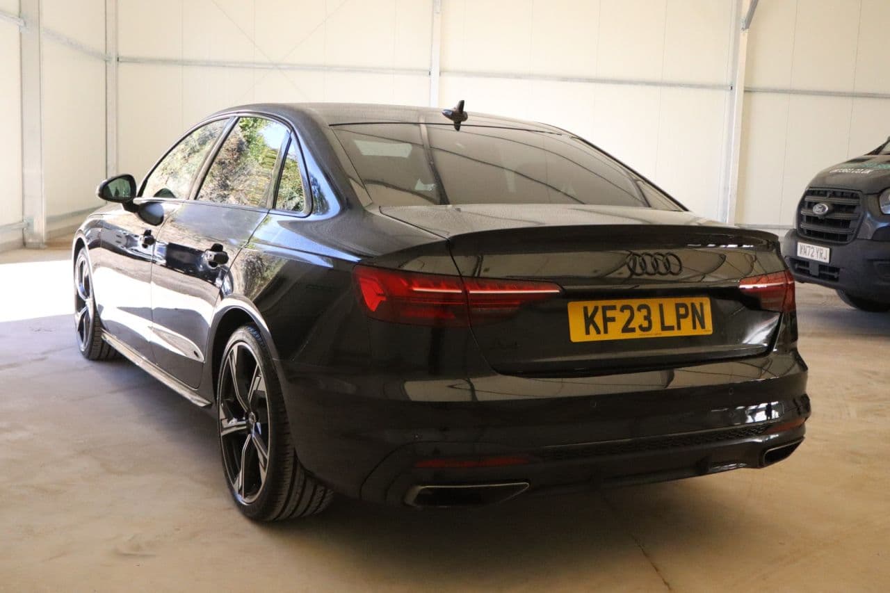 Audi A4 2.0 TFSI 35 Black Edition — image 8