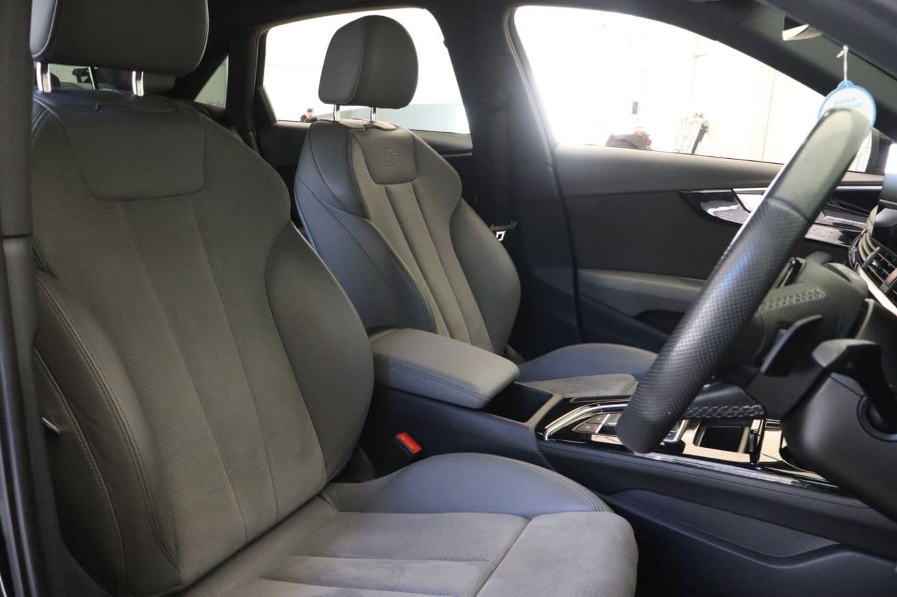Audi A4 2.0 TFSI 35 Black Edition — image 14