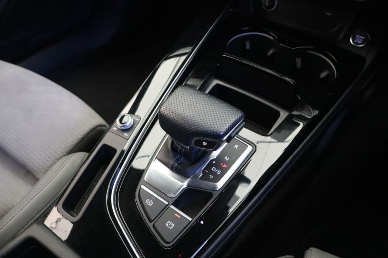 Audi A4 2.0 TFSI 35 Black Edition — image 22