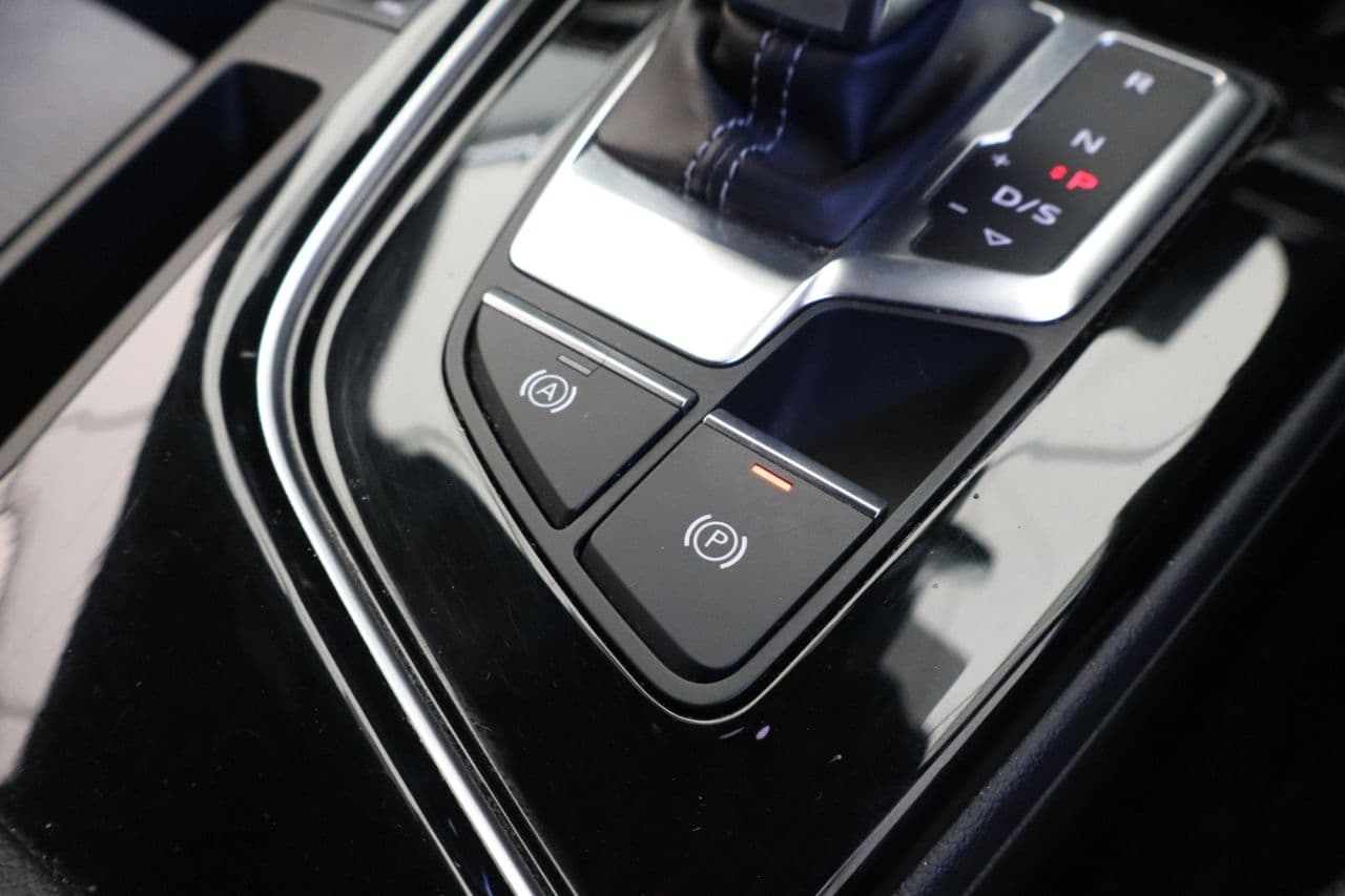 Audi A4 2.0 TFSI 35 Black Edition — image 24