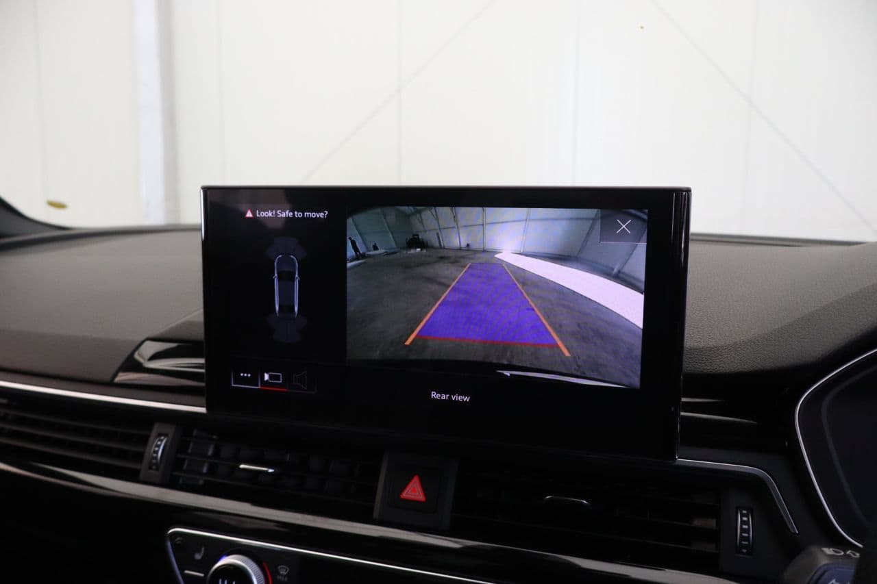 Audi A4 2.0 TFSI 35 Black Edition — image 32