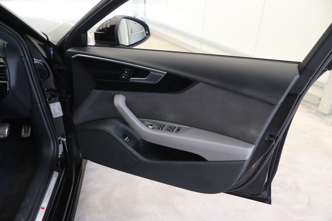 Audi A4 2.0 TFSI 35 Black Edition — image 46