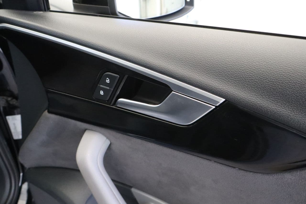 Audi A4 2.0 TFSI 35 Black Edition — image 48