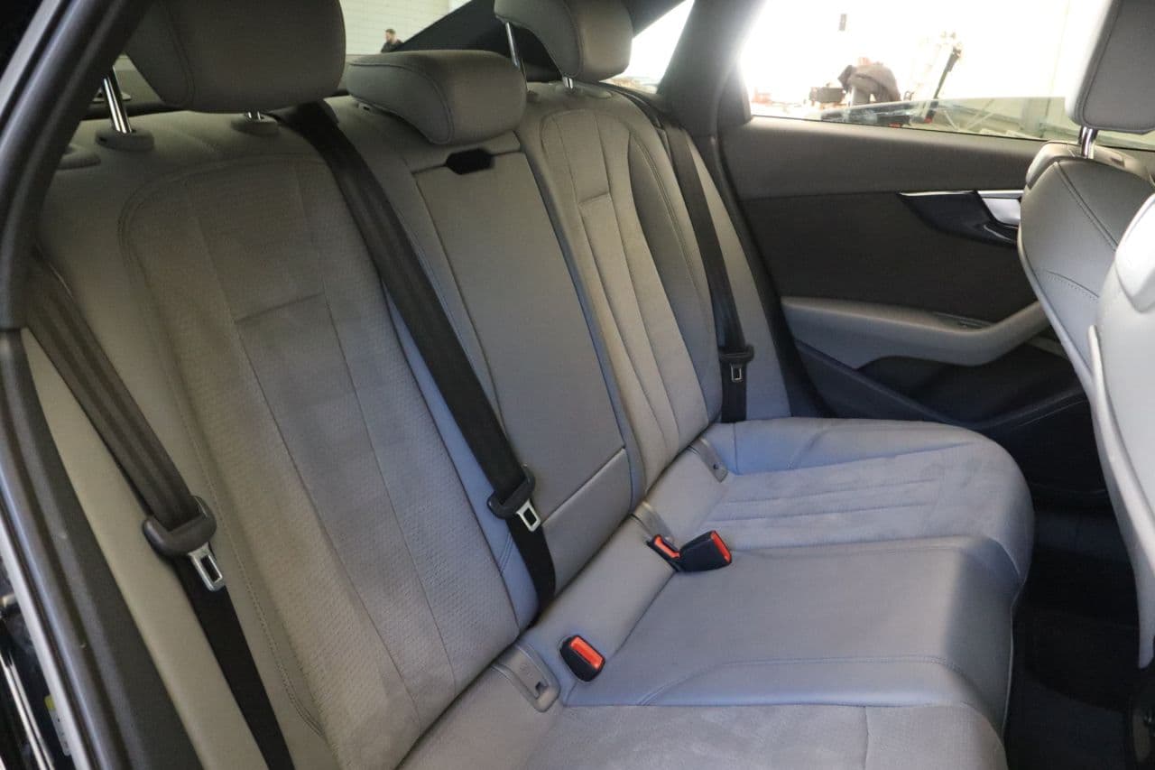 Audi A4 2.0 TFSI 35 Black Edition — image 42