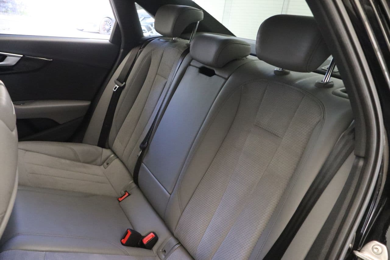 Audi A4 2.0 TFSI 35 Black Edition — image 44