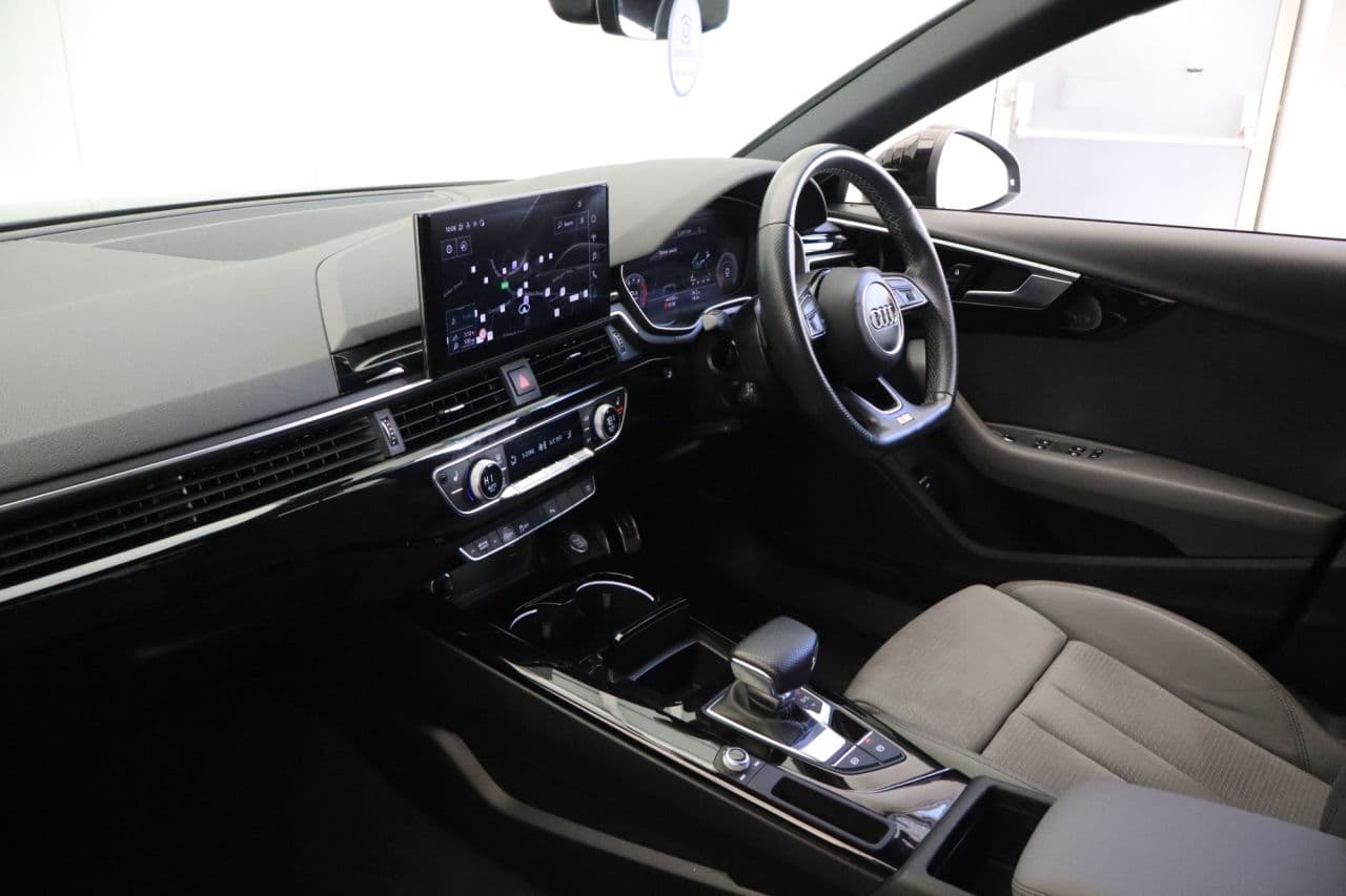 Audi A4 2.0 TFSI 35 Black Edition — image 40