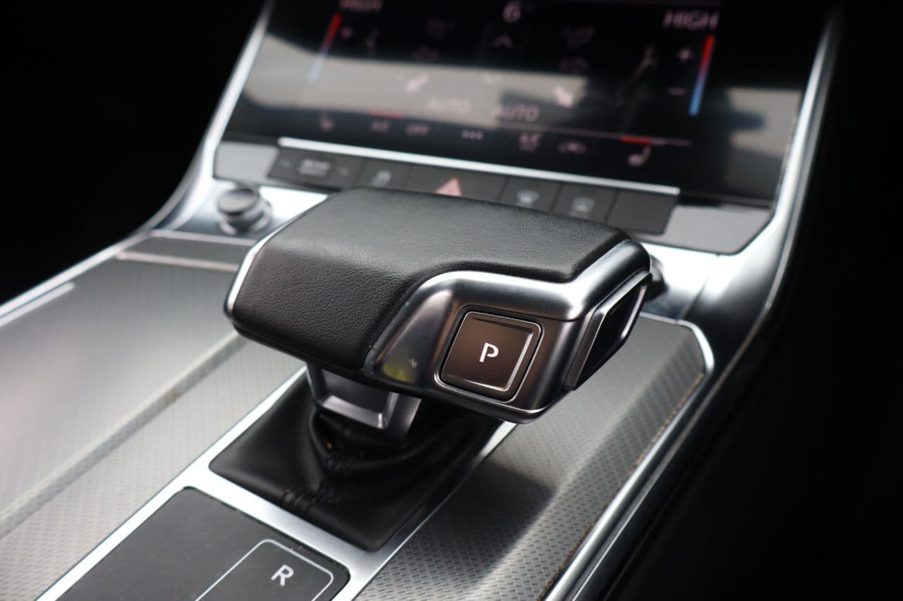 Audi A6 Saloon 2.0 TDI 40 Sport (Technology Pack + Comfort & Sound) — image 24