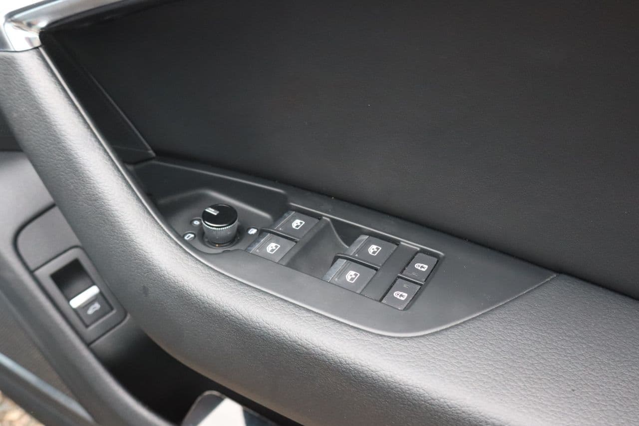 Audi A6 Saloon 2.0 TDI 40 Sport (Technology Pack + Comfort & Sound) — image 47