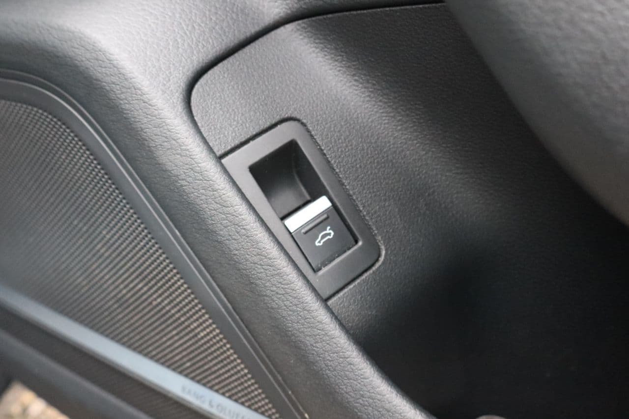 Audi A6 Saloon 2.0 TDI 40 Sport (Technology Pack + Comfort & Sound) — image 50