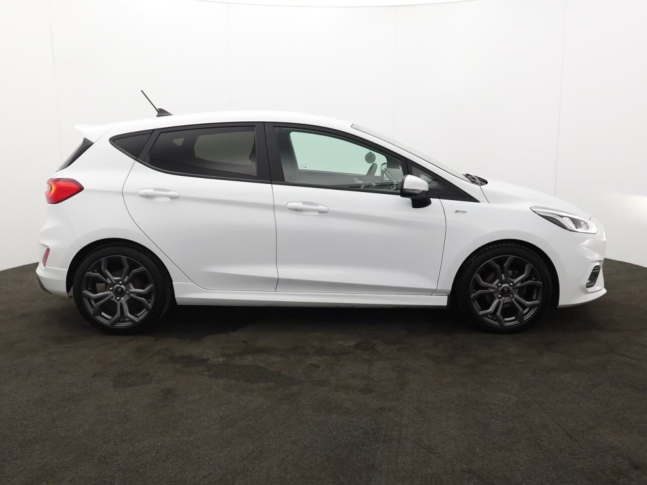 Ford Fiesta 1.0T EcoBoost MHEV ST-Line Edition — image 11