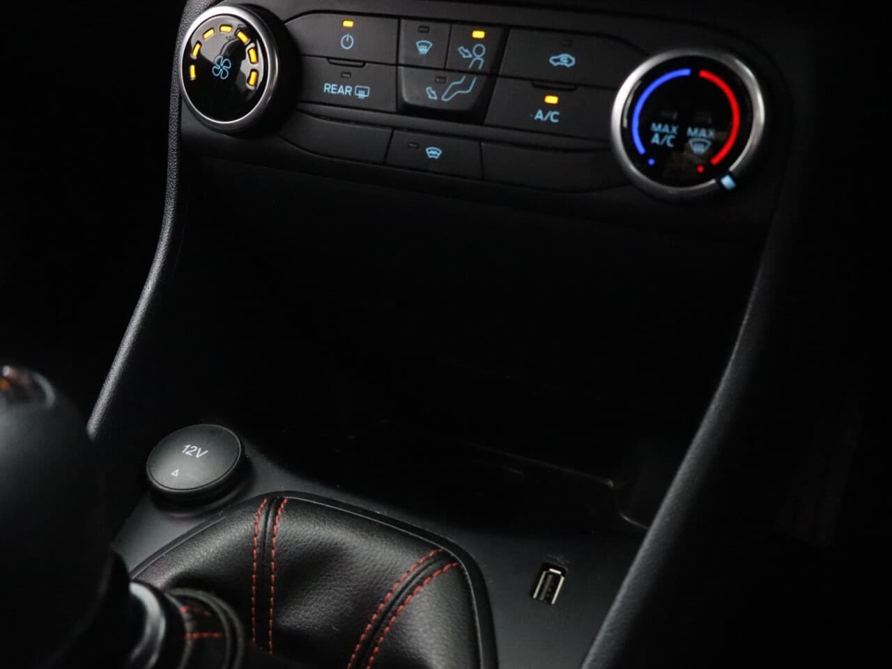 Ford Fiesta 1.0T EcoBoost MHEV ST-Line Edition — image 28