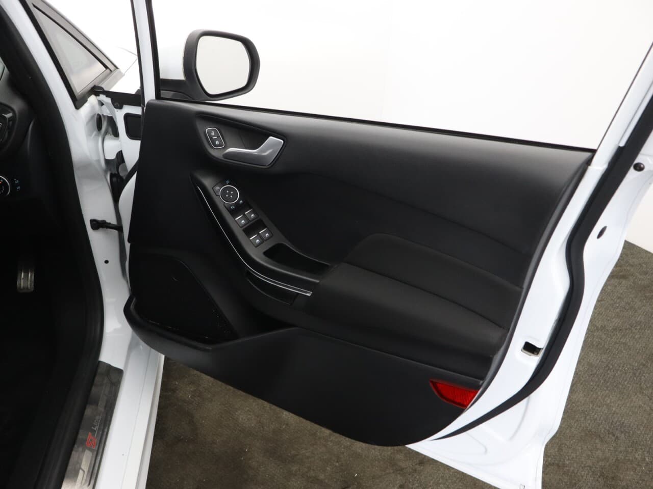 Ford Fiesta 1.0T EcoBoost MHEV ST-Line Edition — image 45