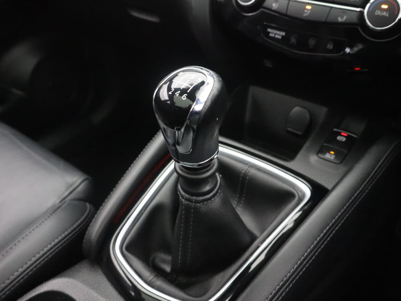 Nissan Qashqai 1.3 DIG-T Tekna+ — image 23