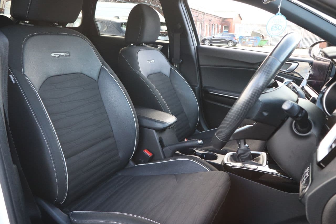 Kia Ceed 1.5 T-GDi GT-Line — image 12