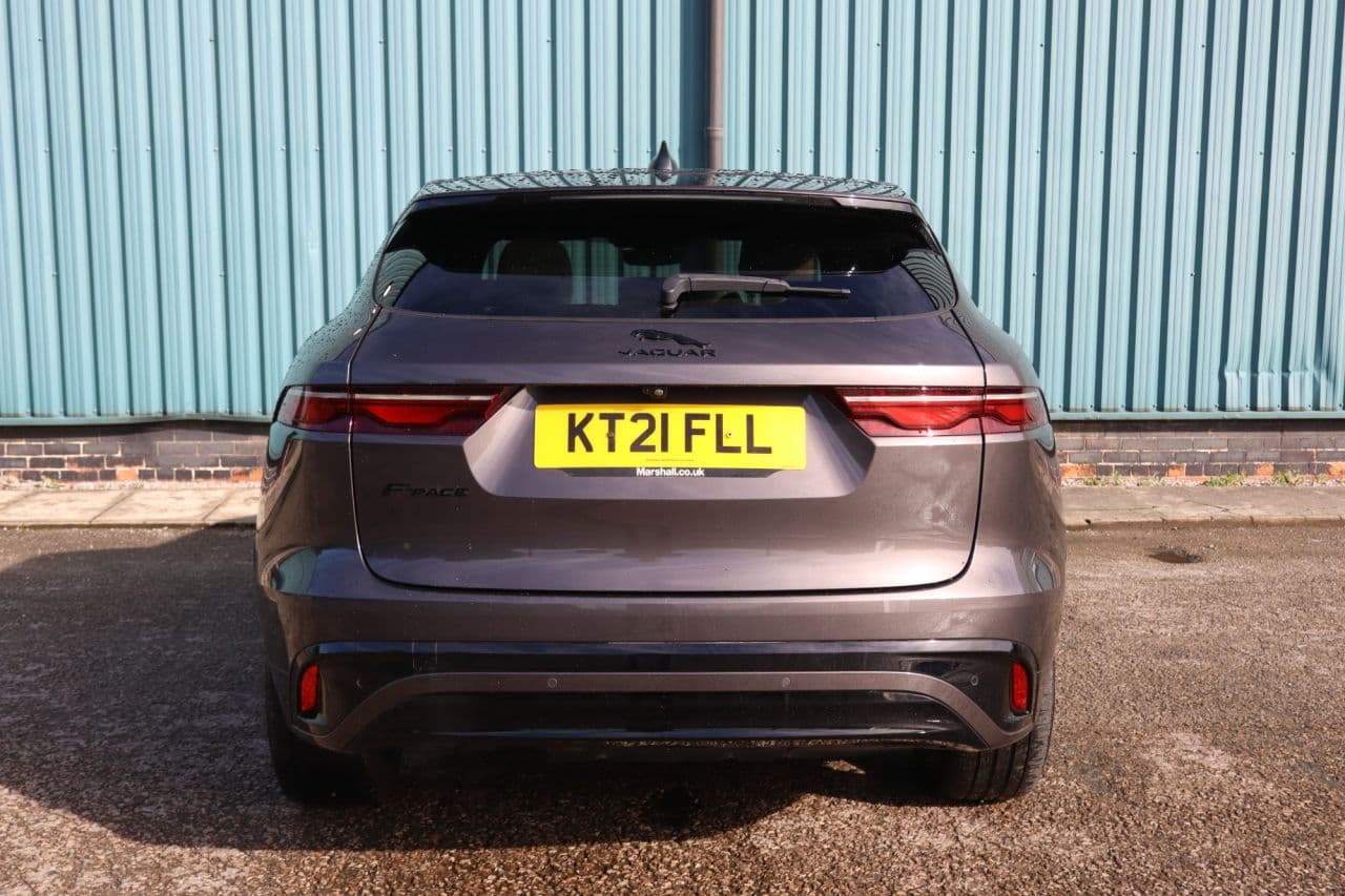 Jaguar F-Pace 2.0 D200 MHEV R-Dynamic HSE — image 6