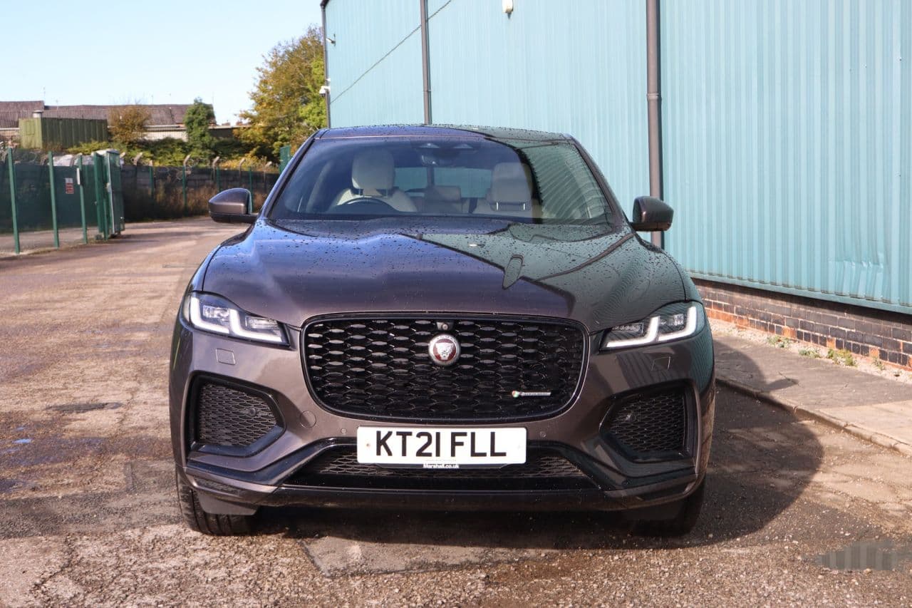 Jaguar F-Pace 2.0 D200 MHEV R-Dynamic HSE — image 9
