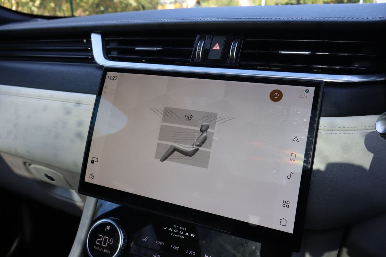 Jaguar F-Pace 2.0 D200 MHEV R-Dynamic HSE — image 36