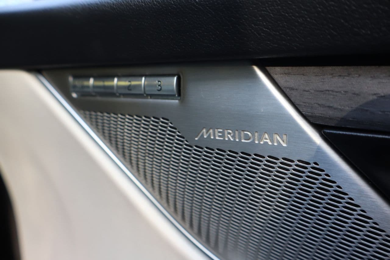 Jaguar F-Pace 2.0 D200 MHEV R-Dynamic HSE — image 52