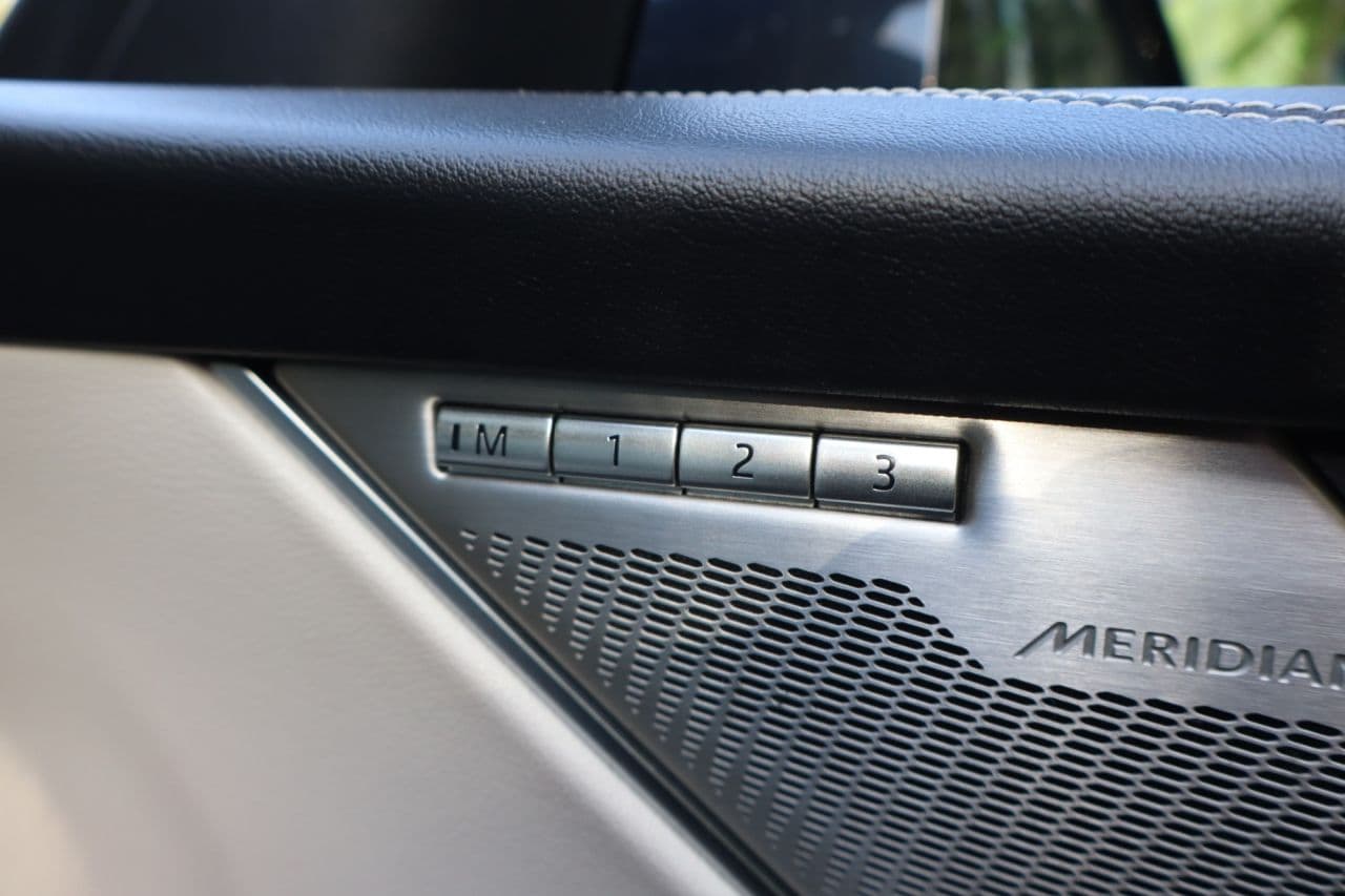 Jaguar F-Pace 2.0 D200 MHEV R-Dynamic HSE — image 54