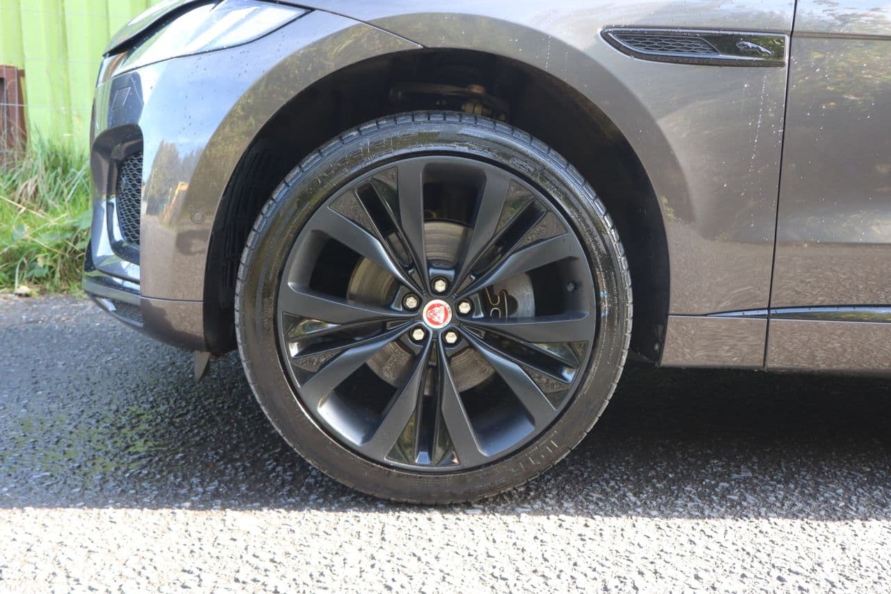 Jaguar F-Pace 2.0 D200 MHEV R-Dynamic HSE — image 58