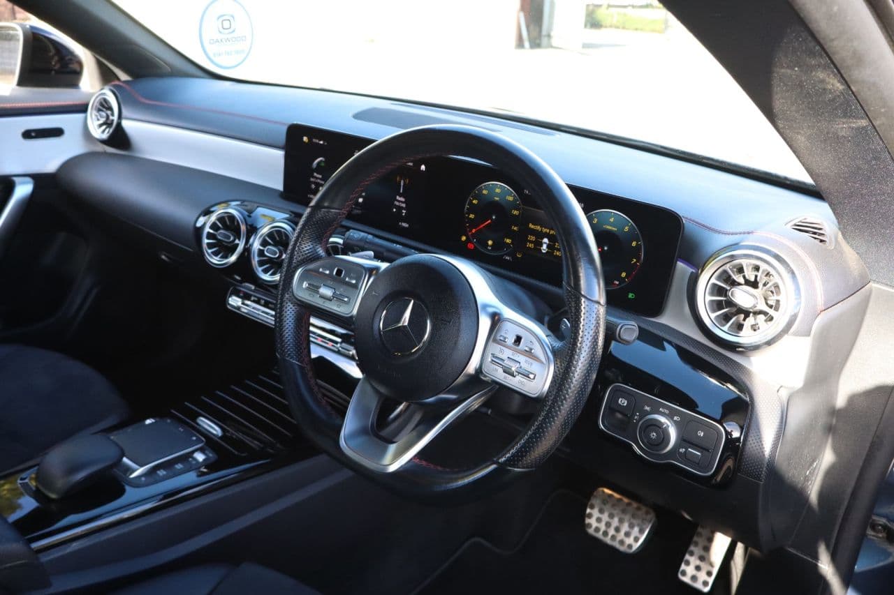 Mercedes-Benz Cla 1.3 CLA200 AMG Line (Executive) — image 14