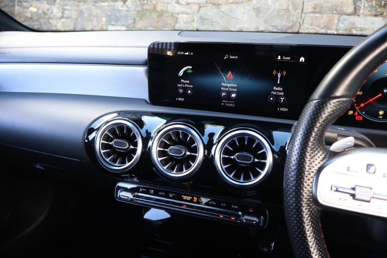 Mercedes-Benz Cla 1.3 CLA200 AMG Line (Executive) — image 21