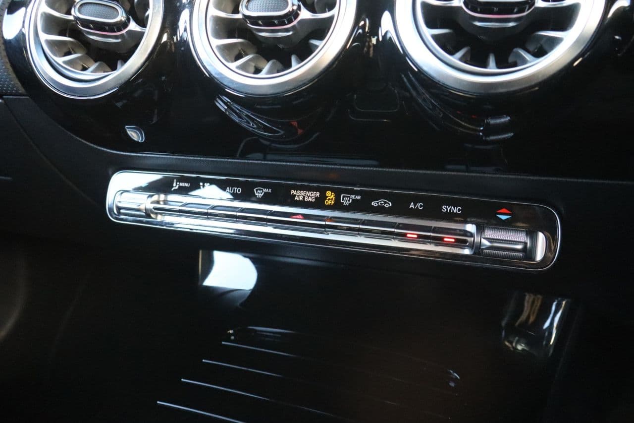 Mercedes-Benz Cla 1.3 CLA200 AMG Line (Executive) — image 26