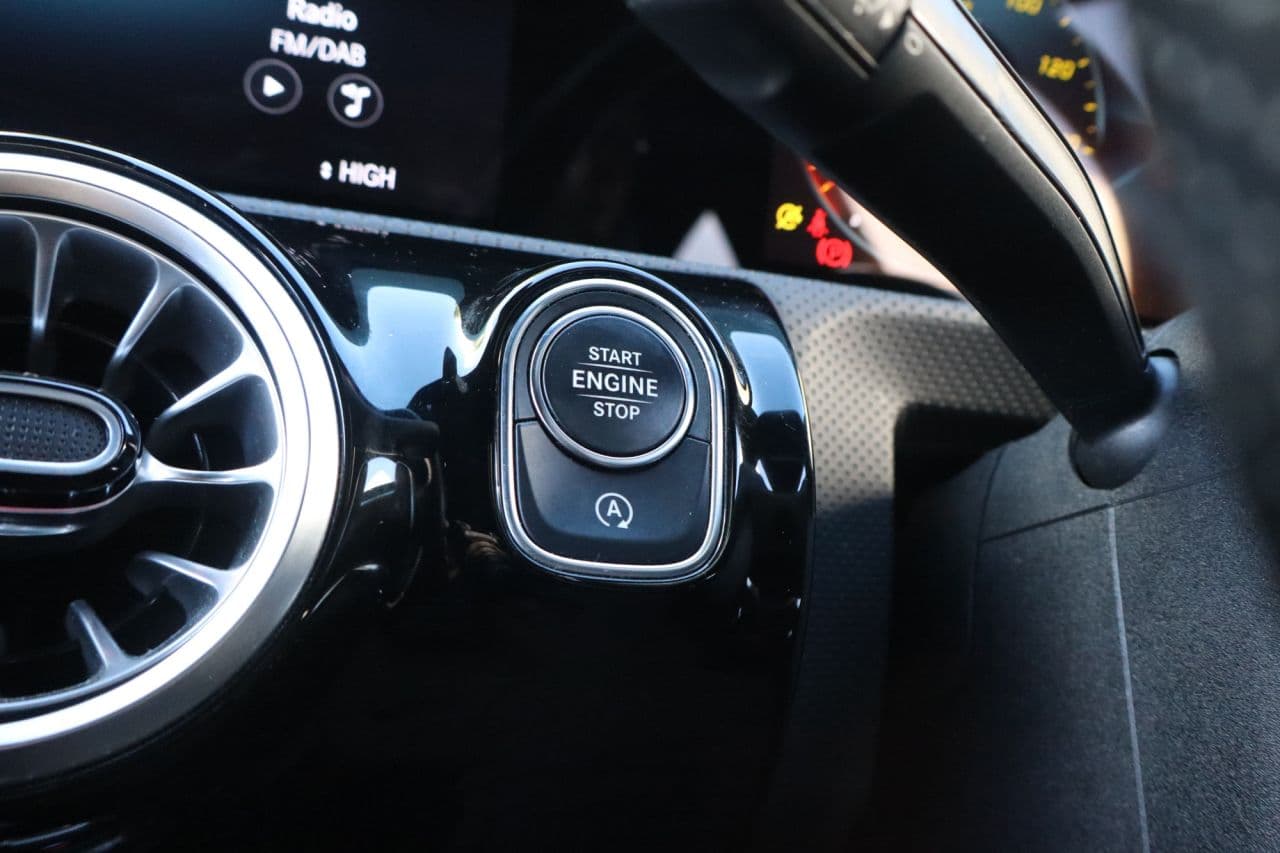 Mercedes-Benz Cla 1.3 CLA200 AMG Line (Executive) — image 28