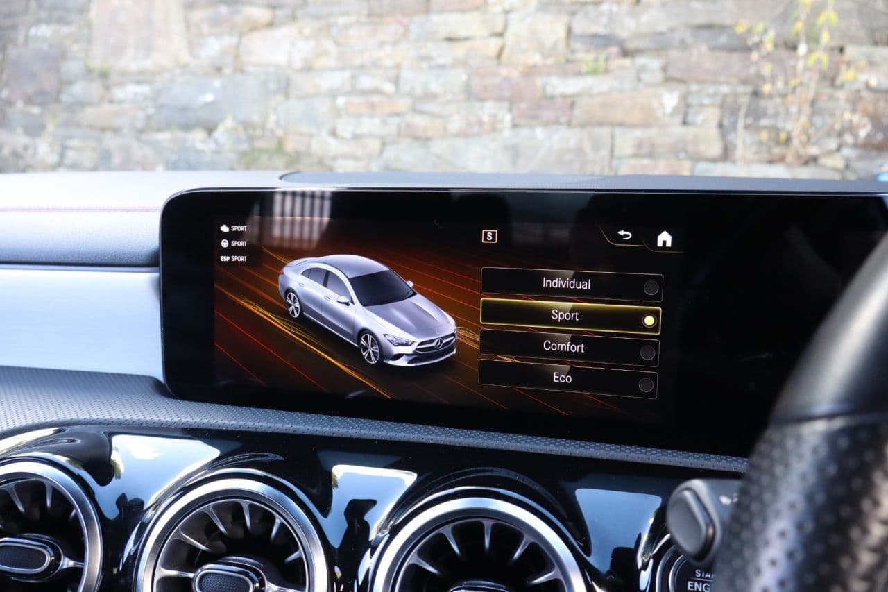 Mercedes-Benz Cla 1.3 CLA200 AMG Line (Executive) — image 32