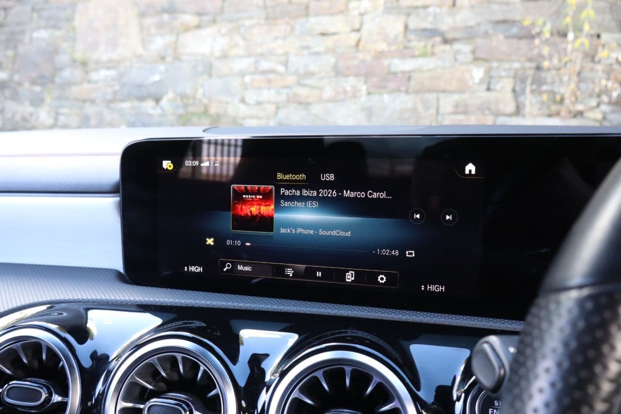 Mercedes-Benz Cla 1.3 CLA200 AMG Line (Executive) — image 34