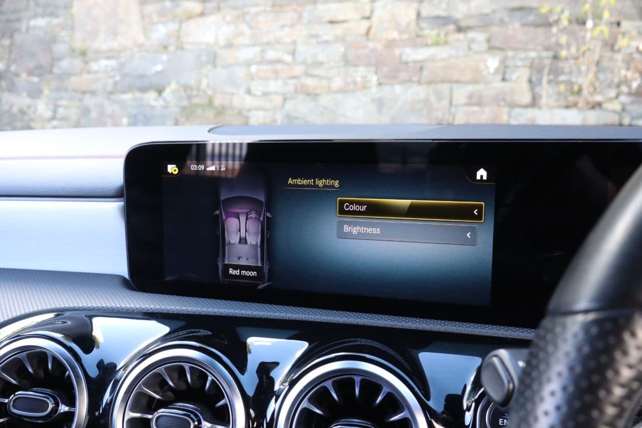 Mercedes-Benz Cla 1.3 CLA200 AMG Line (Executive) — image 35