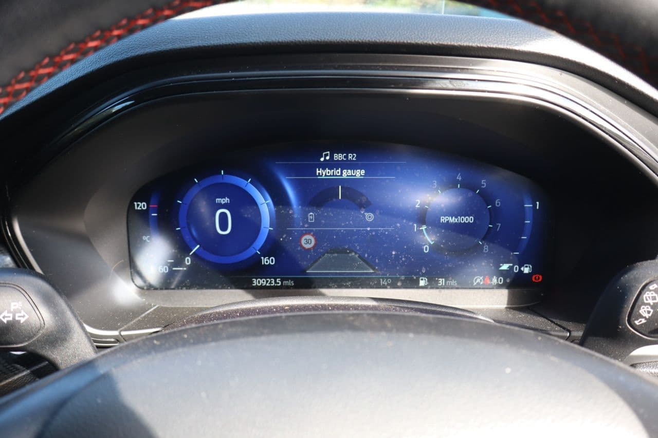 Ford Focus 1.0T EcoBoost MHEV ST-Line X Edition — image 10