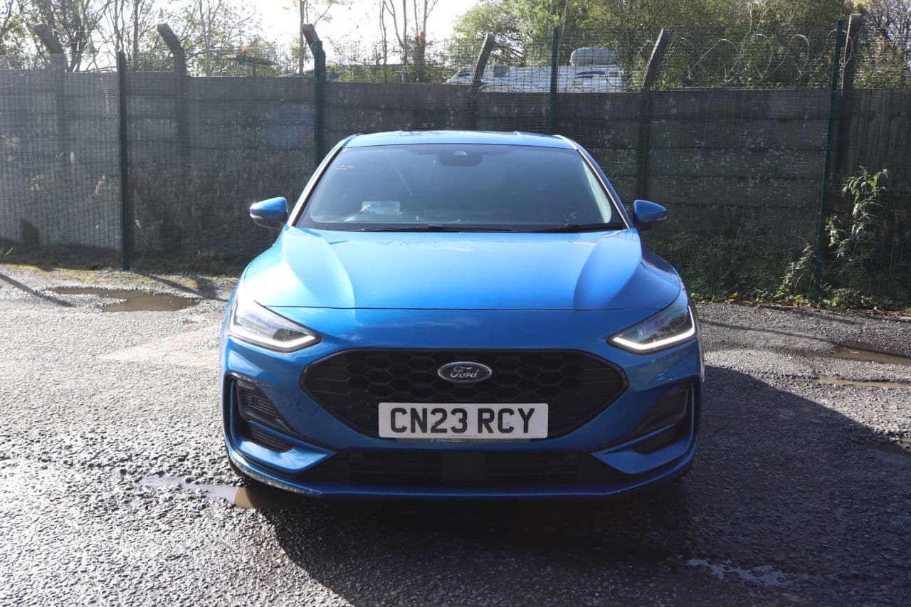 Ford Focus 1.0T EcoBoost MHEV ST-Line X Edition — image 3