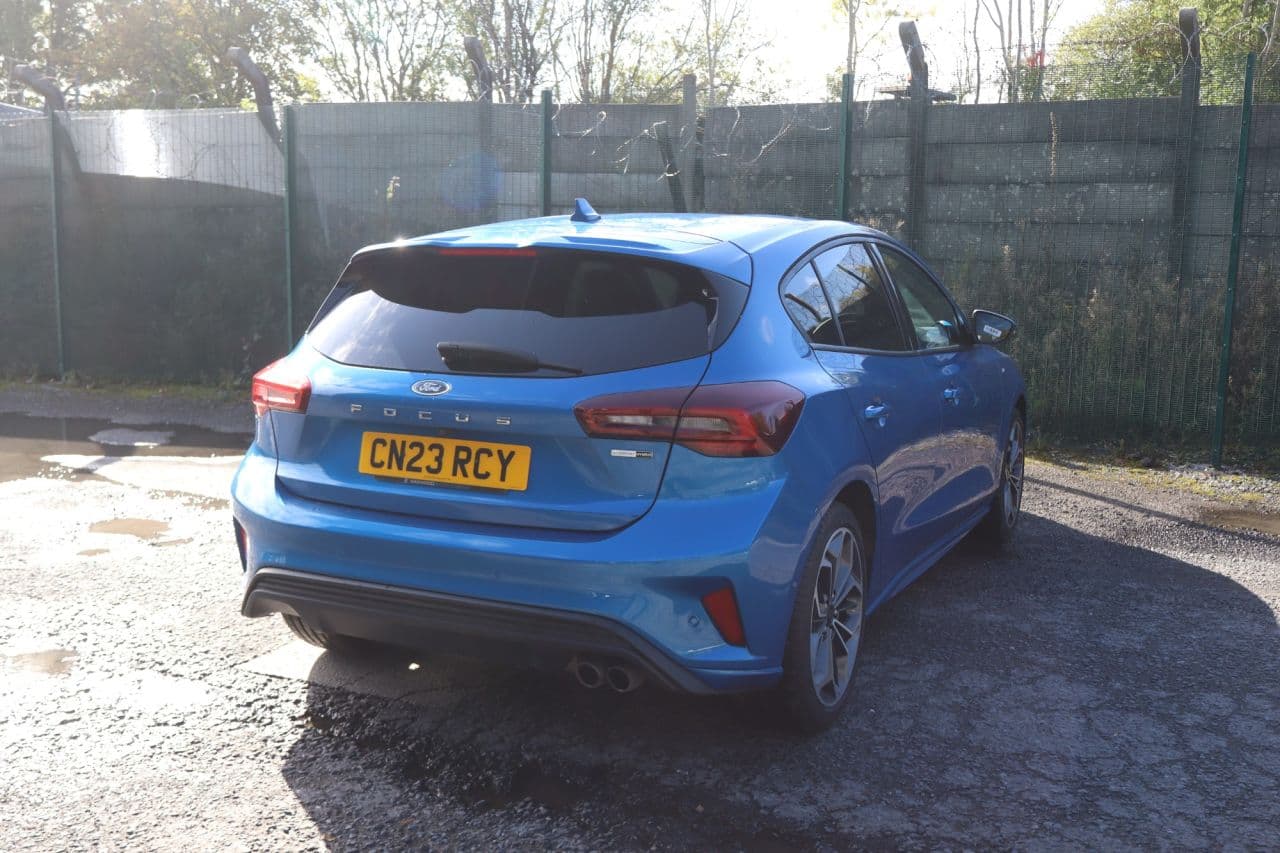 Ford Focus 1.0T EcoBoost MHEV ST-Line X Edition — image 4