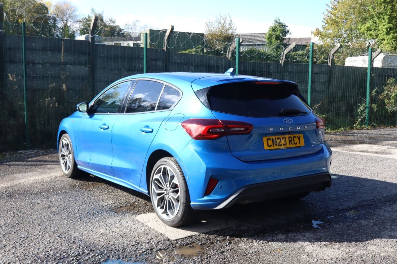 Ford Focus 1.0T EcoBoost MHEV ST-Line X Edition — image 5