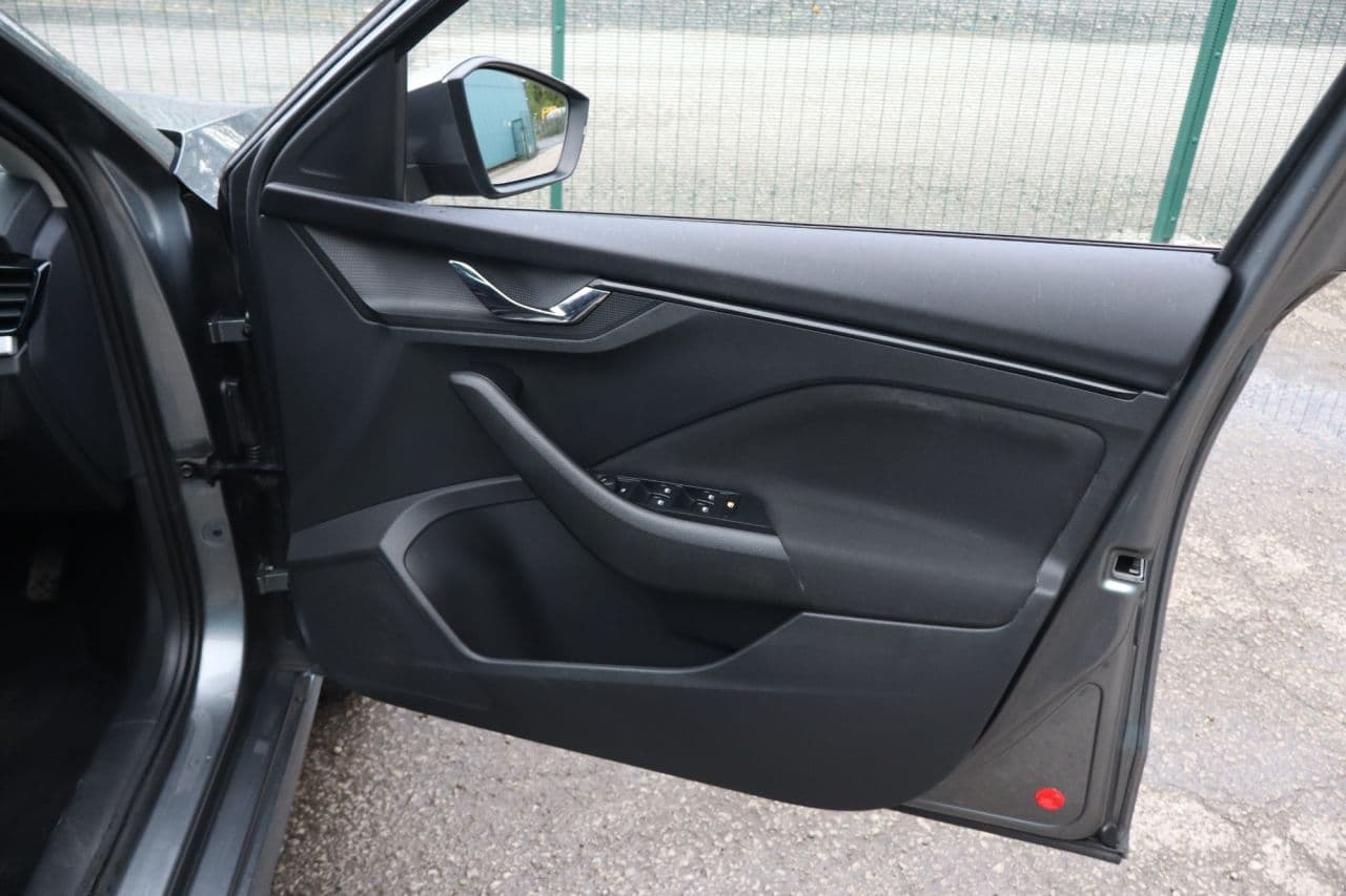 Skoda Kamiq 1.0 TSI SE Drive — image 44