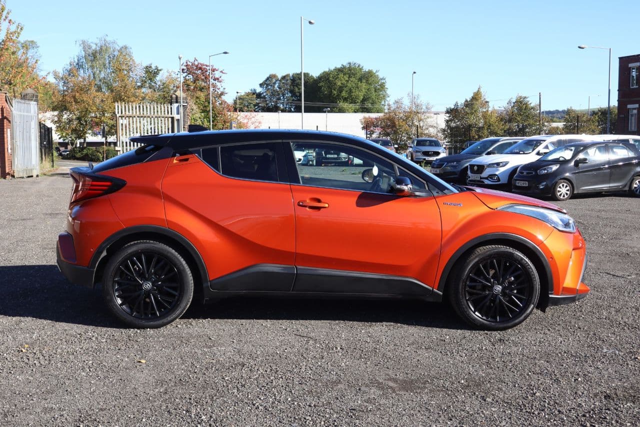 Toyota C-hr 2.0 VVT-h Orange Edition — image 4