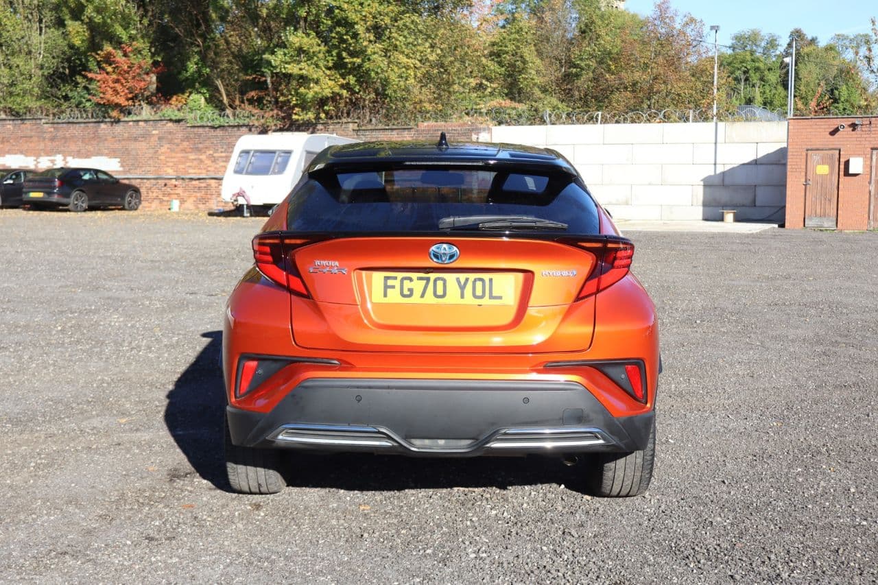 Toyota C-hr 2.0 VVT-h Orange Edition — image 9