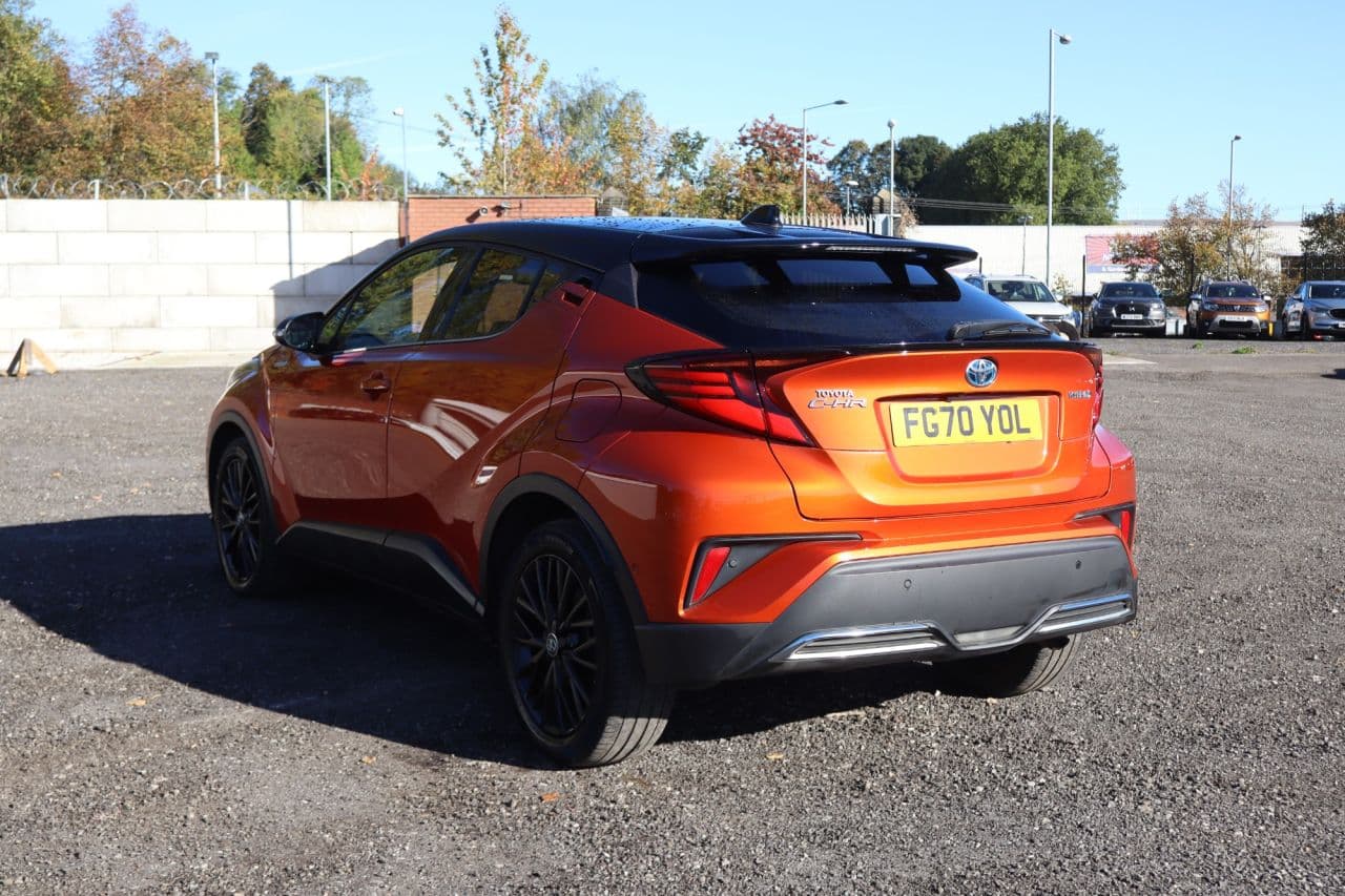 Toyota C-hr 2.0 VVT-h Orange Edition — image 10