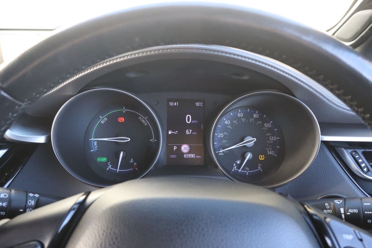 Toyota C-hr 2.0 VVT-h Orange Edition — image 20